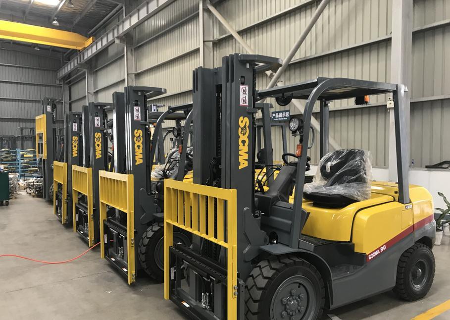 FD30T FORKLIFT