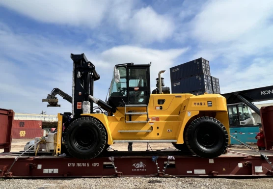 कमिंस इंजन के साथ 20 टन डीजल भारी फोर्कलिफ्ट